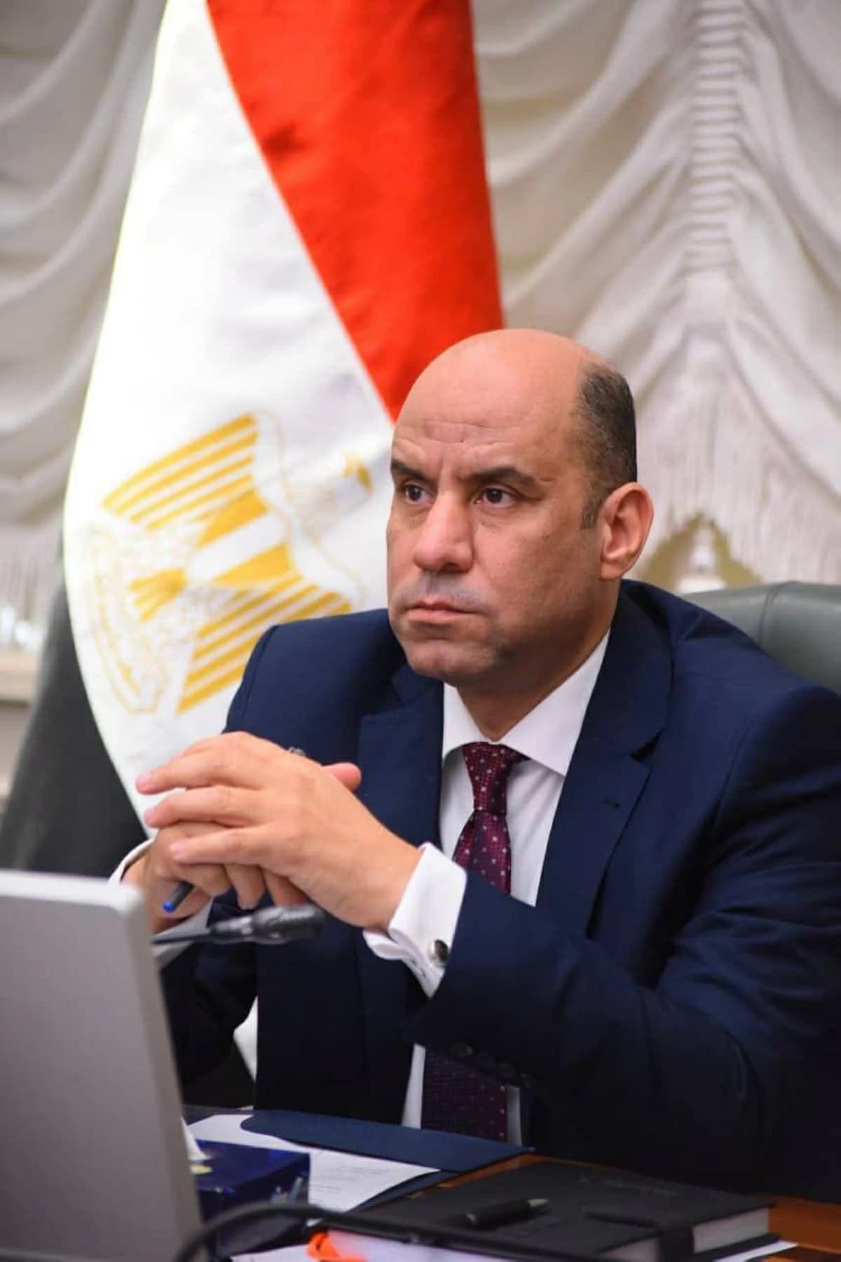 العمل يوفر وظائف للخبرة فوق الأربعين