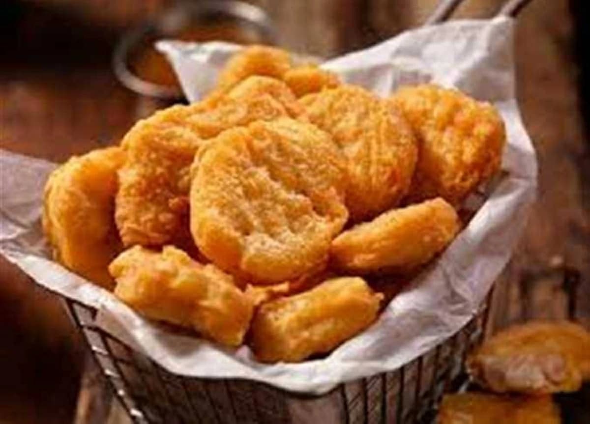 Crispy fried chicken nuggets for beach trips