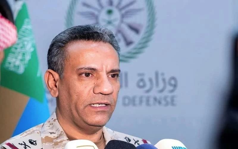 السعودية تعلن إصابة 11 مدنياً بصاروخ حوثي