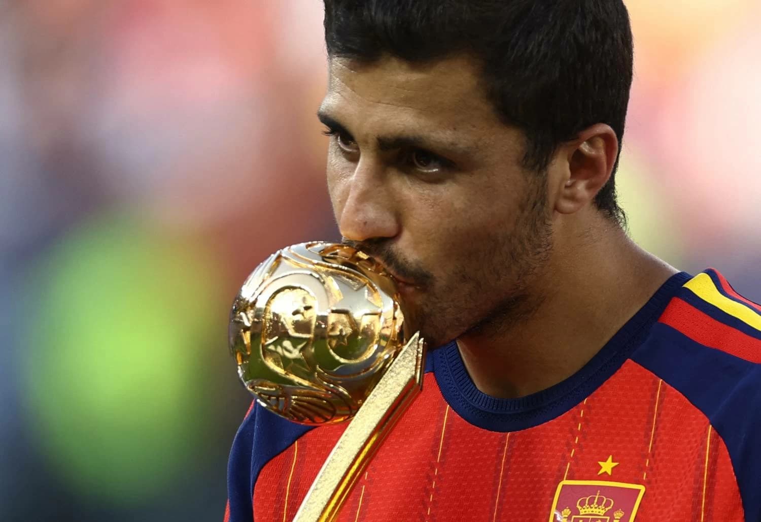 Barcelona advances in Rodri talks