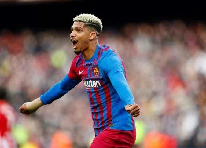 ليفربول وبرشلونة يتفقان على إعارة أراوخو