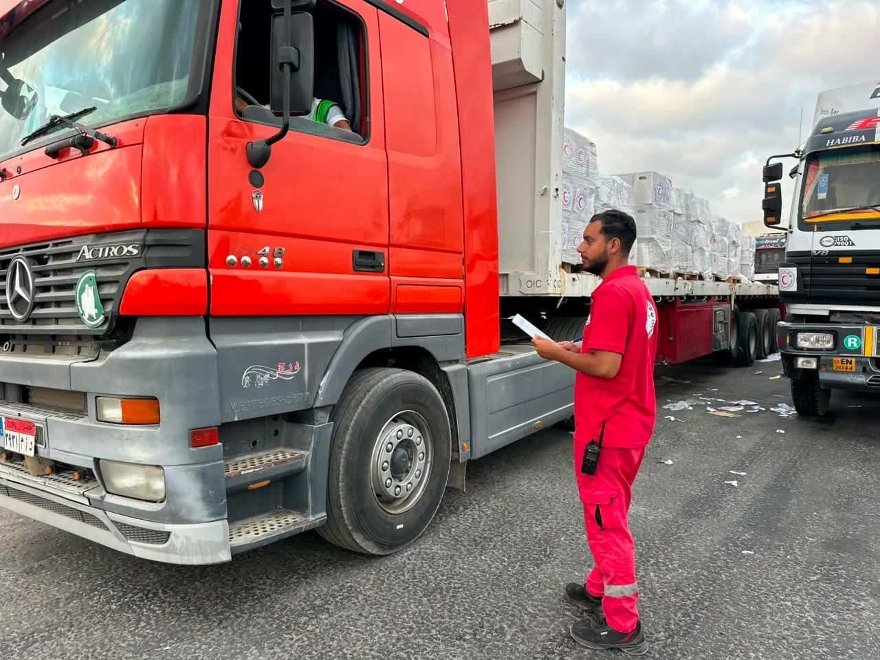 Aid trucks and fuel resume Gaza entry