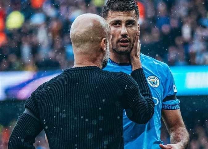 جوارديولا يمدح رودري قبل انتقاله المتوقع
