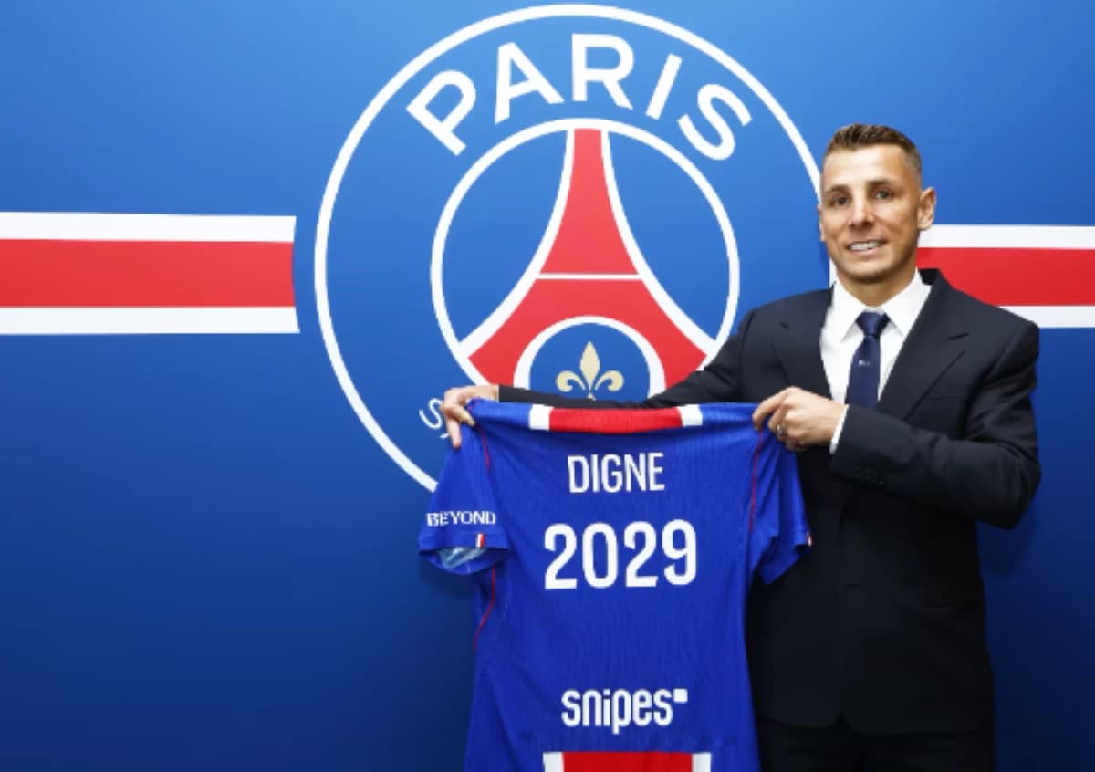 Paris Saint-Germain confirms Digne signing