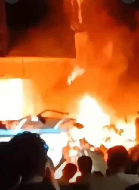 Large fire contained at Dar Es Salaam restaurant