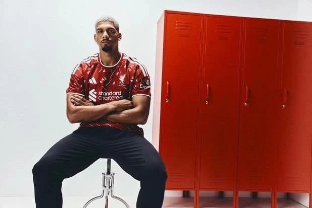 Barcelona names Araújo successor