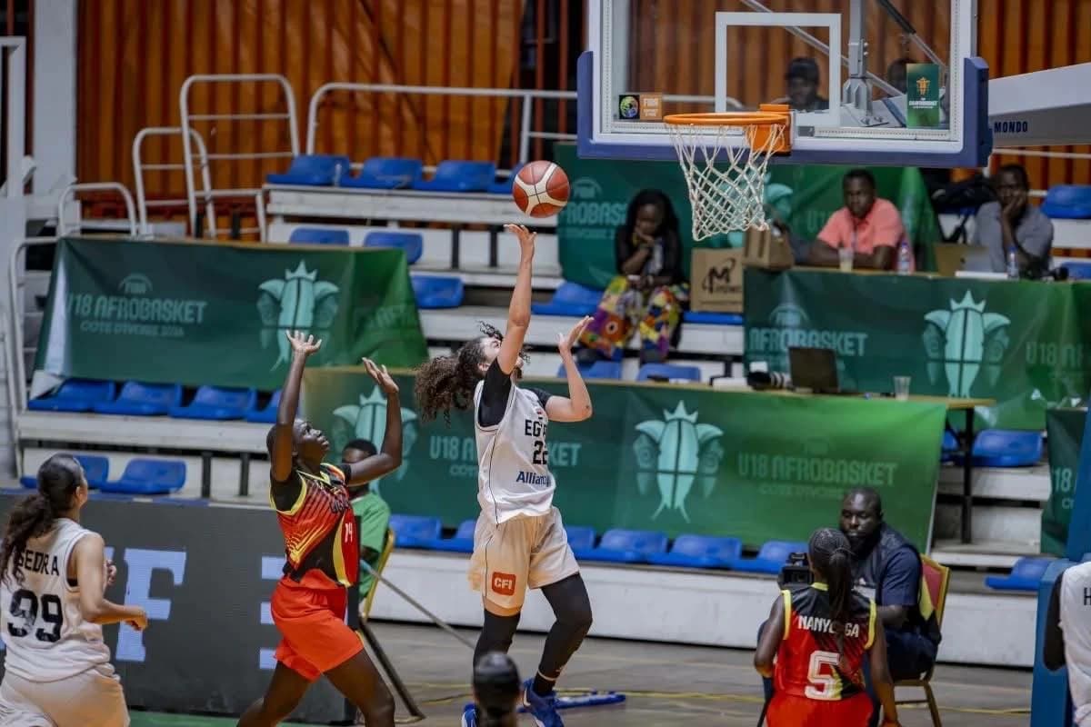 Girls' Basketball Advances to Semifinals