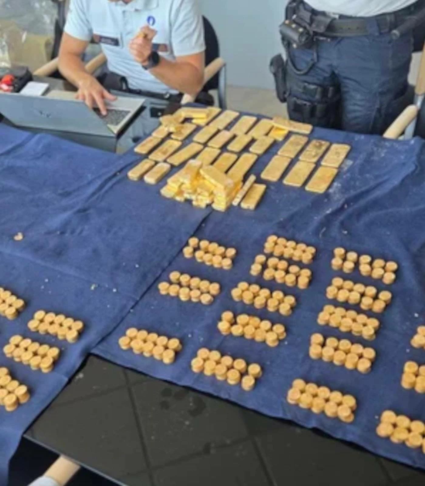 عمال ترميم يعثرون على كنز ذهبي قيمته 10 ملايين دولار