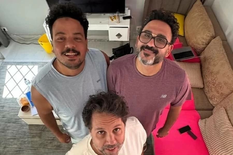 أكرم حسني يقترب من انتهاء تصوير الورشة