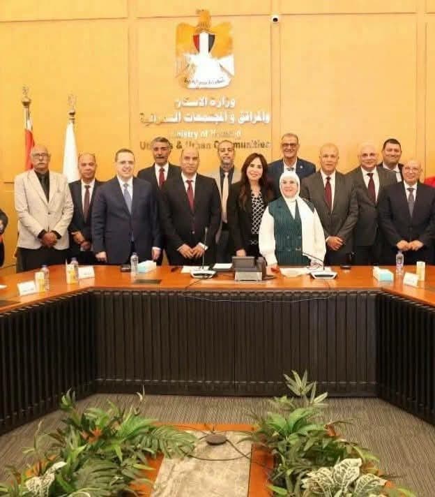 وزيرا الإسكان والعمل يكرمان طلاب مدرسة مياه الإسكندرية