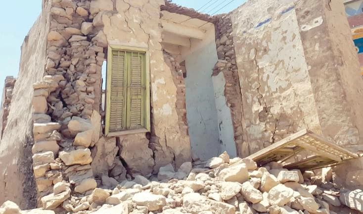 Aswan residents’ houses face collapse risks
