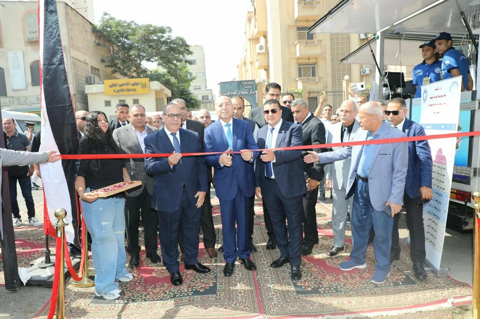 سوق اليوم الواحد يجري افتتاحه وسط القاهرة بالتعاون مع التموين
