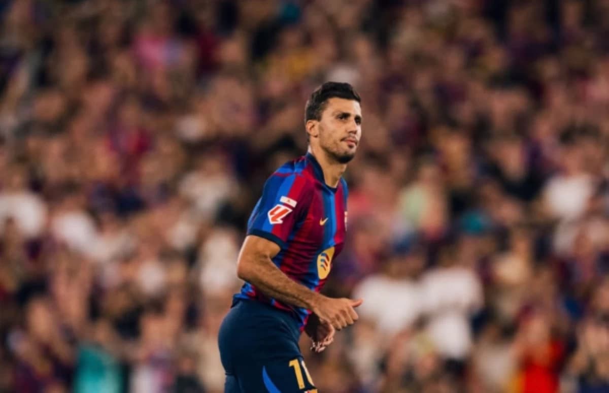Rodrigo praises top players after debut