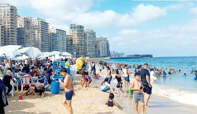 High waves close Bardawil, Arish, swimming halted