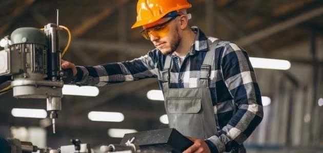 أربع حالات لعدم تشغيل العامل بعد تطبيق القرار