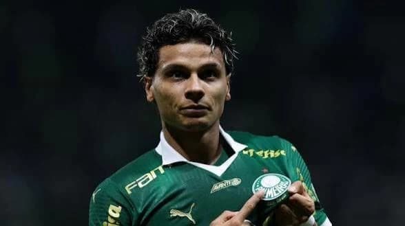 نجم بنفيكا يساند اتحاد جدة في الكلاسيكو