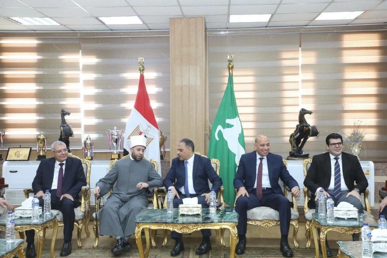 محافظ الشرقية يرحب بوزير الأوقاف للاحتفالات