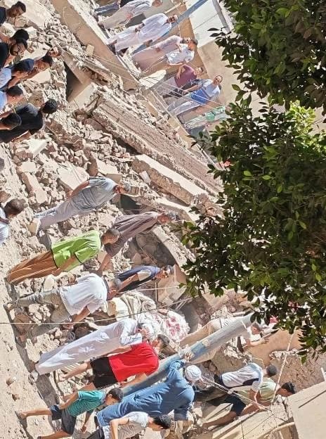 انهيار منزل في المنيا والبحث عن ناجين