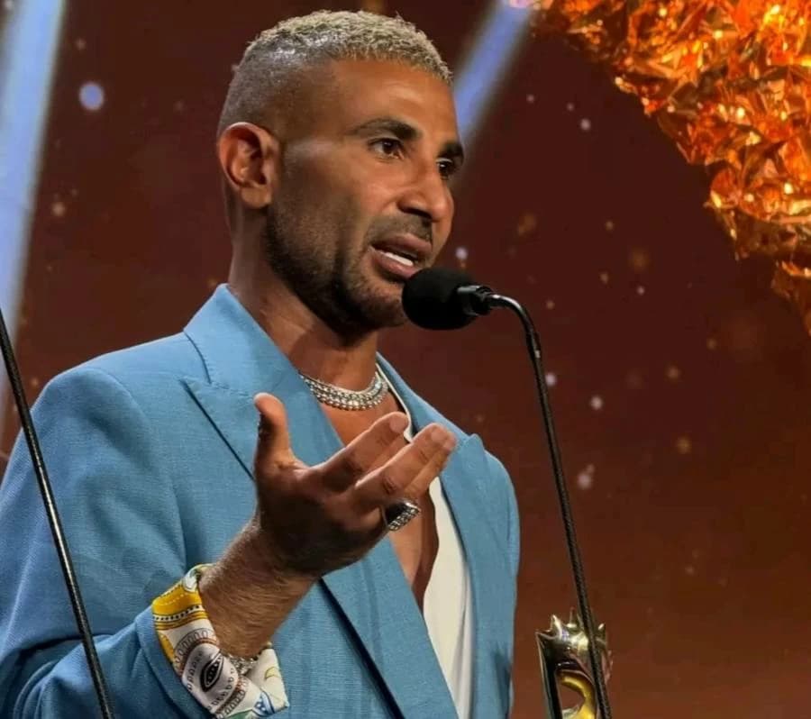 أحمد سعد يثير الجدل بتصريحاته وظهوره