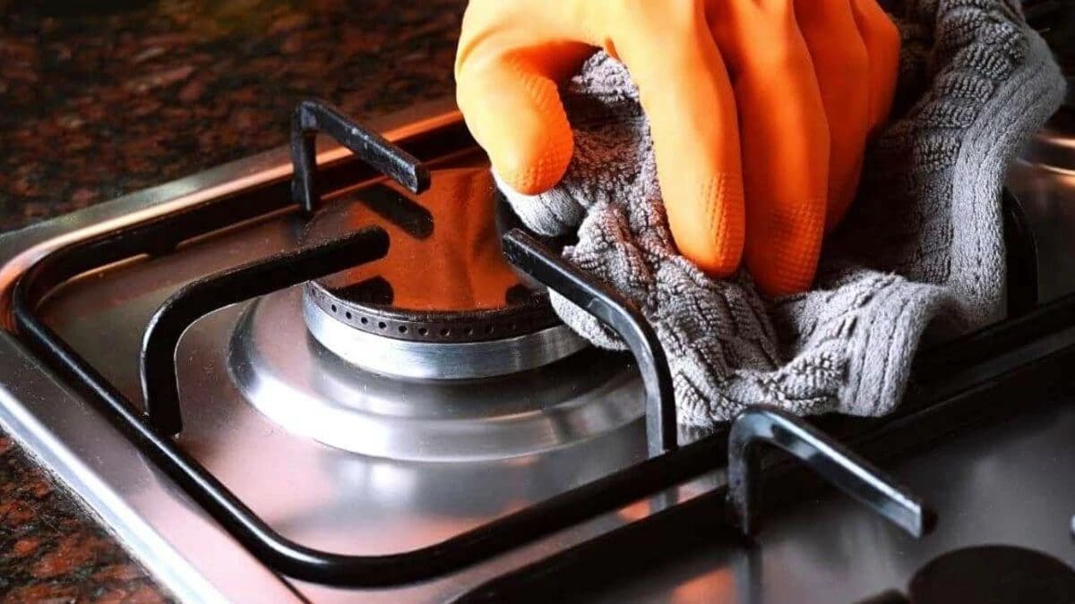 Cleaning Tips for Cooktop Burners