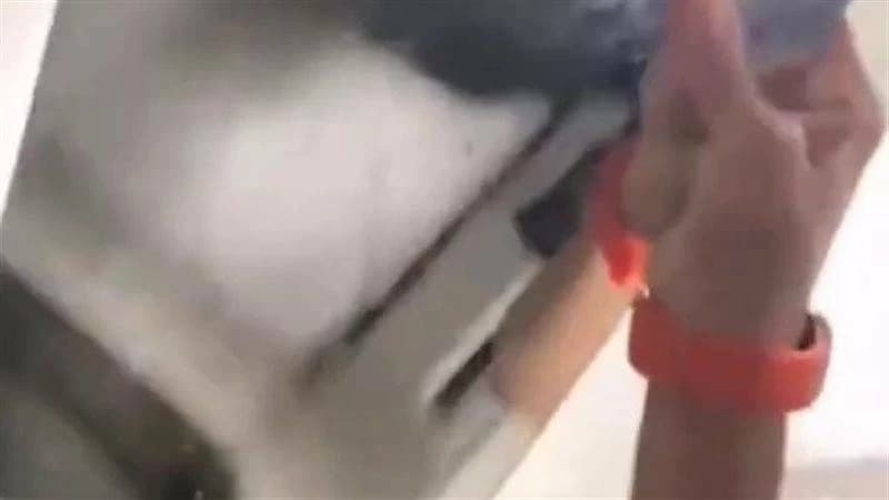 الداخلية والنقل تتعقب متهما بتحطيم مرايا قطار مطروح
