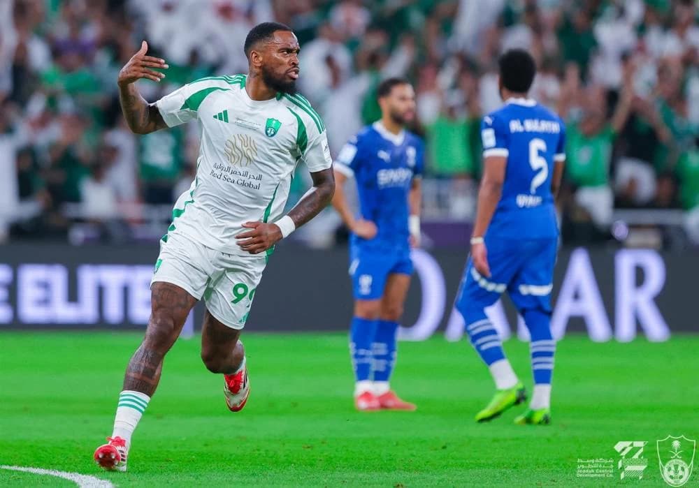 الأهلي يتندر على الهلال: الرقم الصعب أهلاوي
