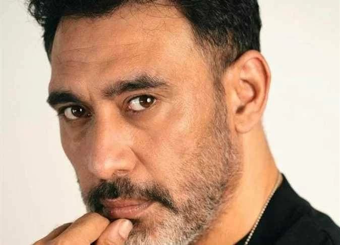 عمرو مصطفى ينفي استغلال لحن عشان بحبك