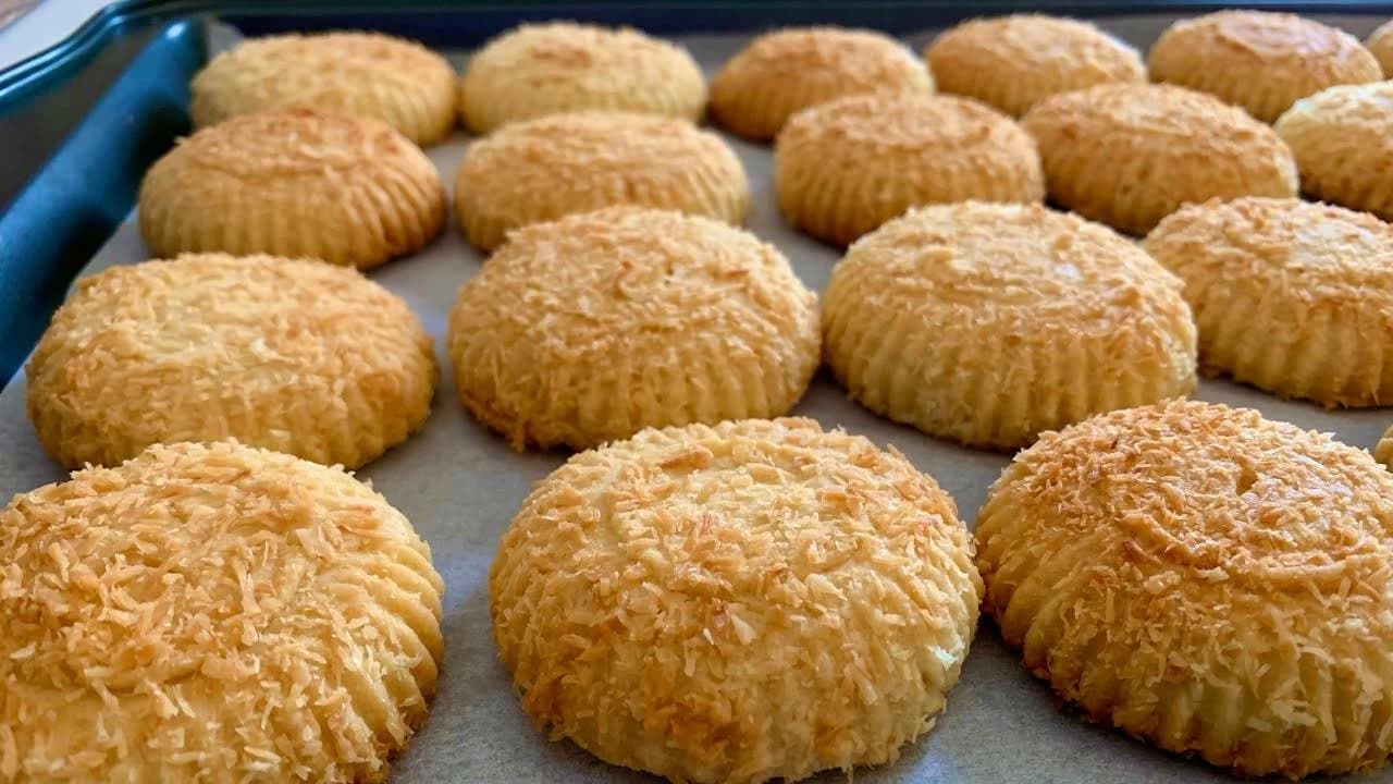 Homemade Coconut Cookies for Kids Lunch