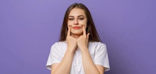 7 علامات على عدم صدق الابتسامة
