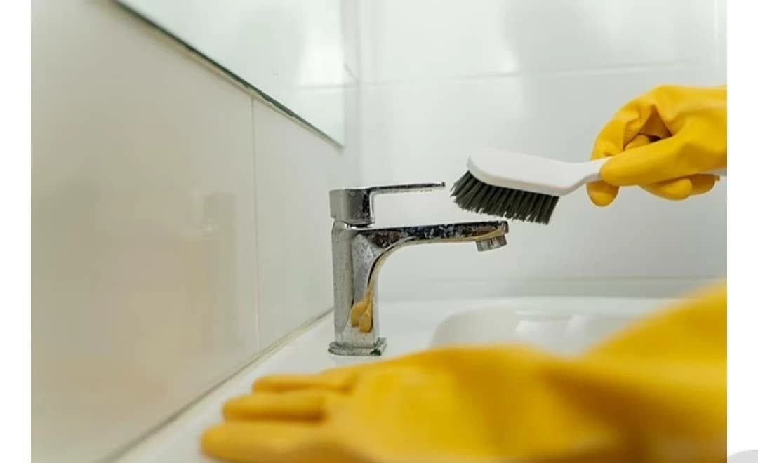 Kitchen solution to remove limescale