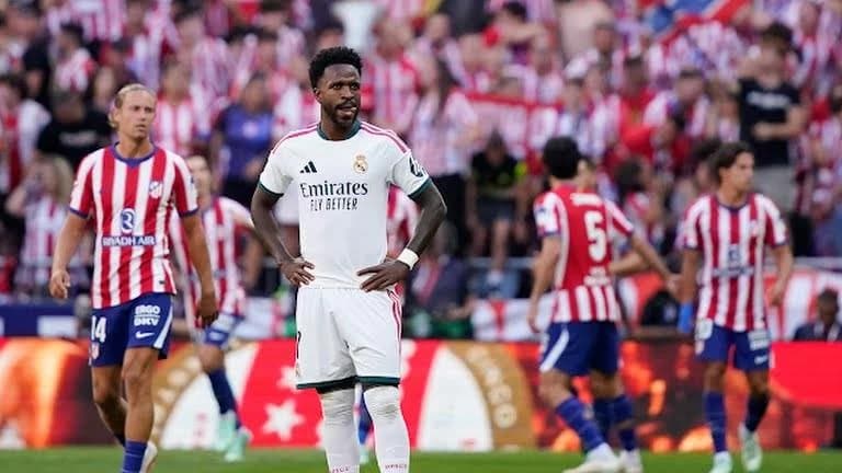 ريال مدريد يشتكي من حكم مباراة أتلتيكو