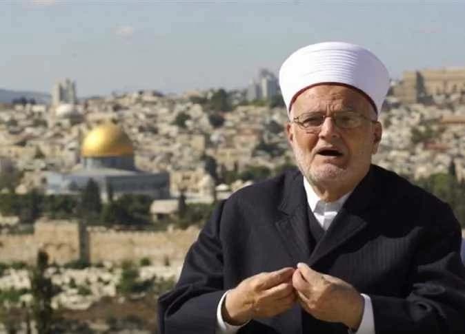 عكرمة صبري يحذر من مخططات الأقصى