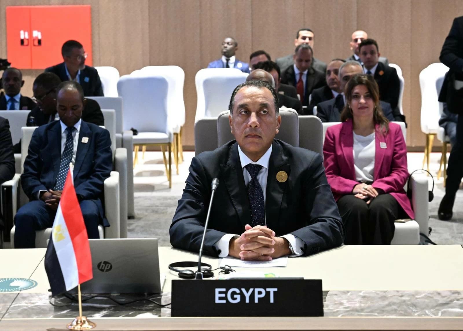 رئيس الوزراء يؤكد ضرورة التسوية السياسية لإنهاء الاحتلال في الشرق الأوسط