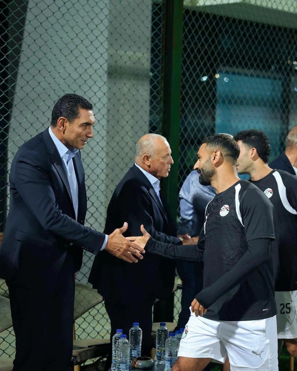 وزير الرياضة يعبر عن قلقه قبل كأس العالم