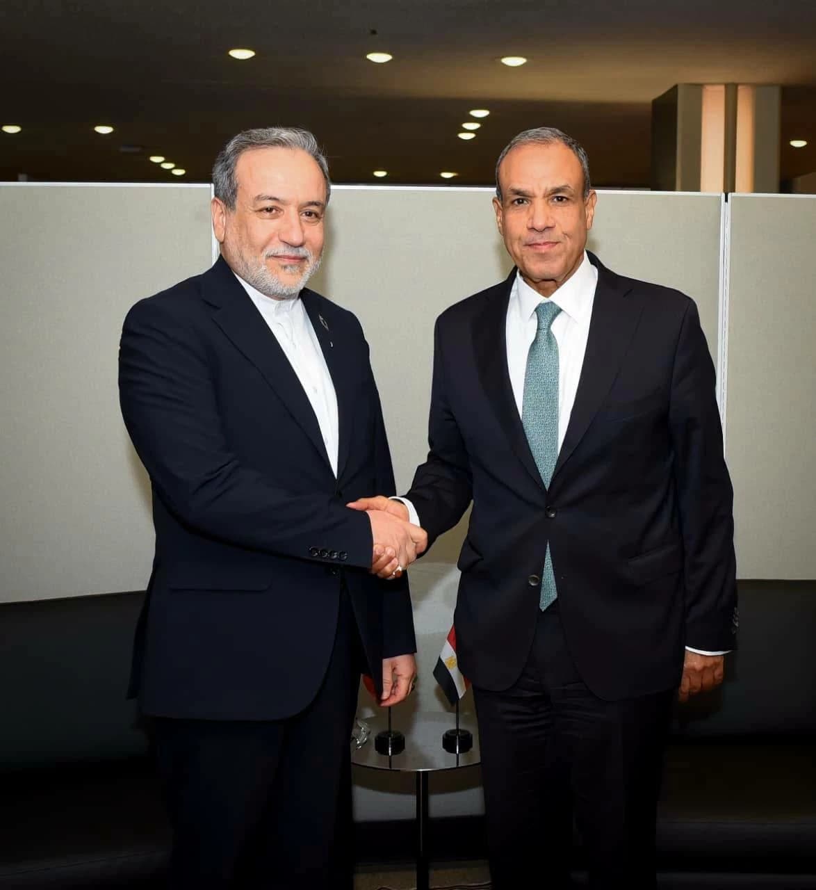 FM discusses Iran efforts to reduce tensions