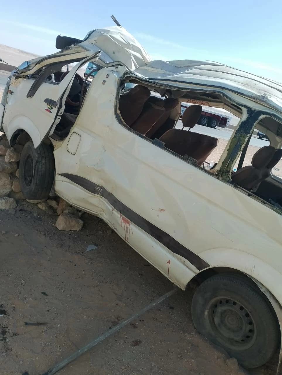 حادث يقضي على 4 ويصيب 9 على الطريق الأوسطي