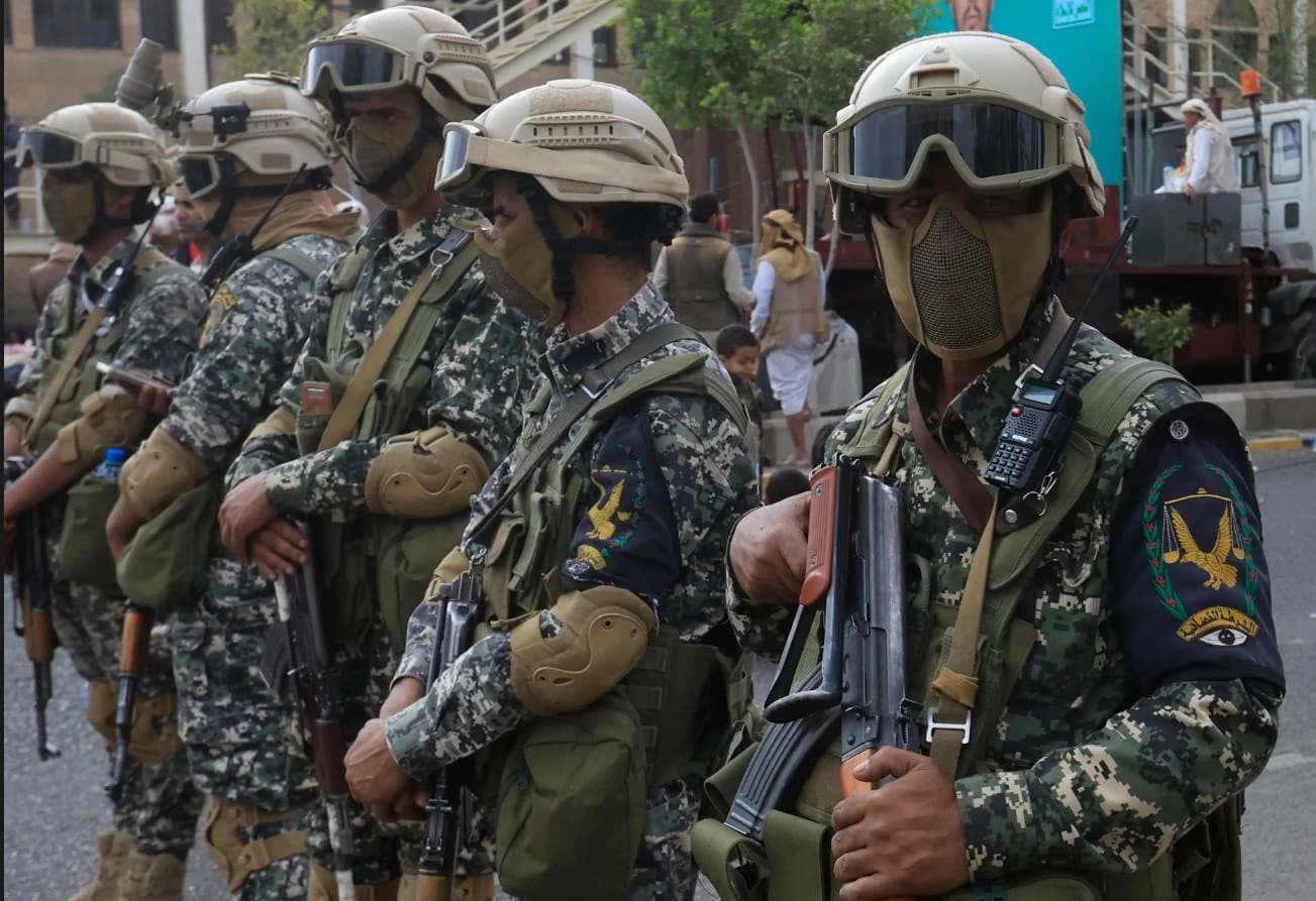 الحوثيون يسيطرون على منزل العليمي في تعز