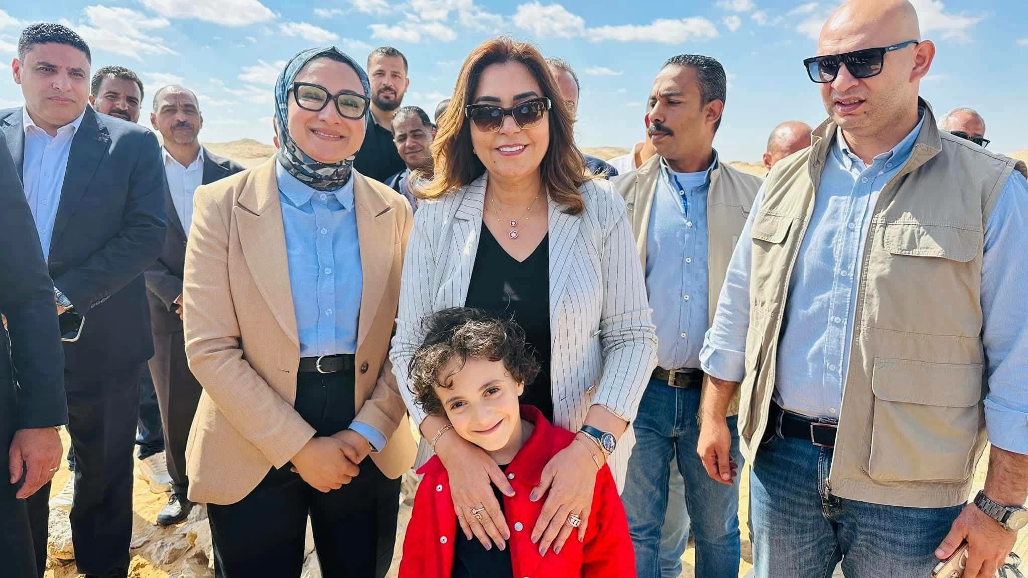 طفل مرشد سياحي بـ10 سنوات يلفت انتباه وزيرة التنمية