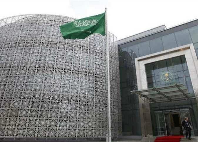 أمير سعودي يثني على تعليقات المصريين