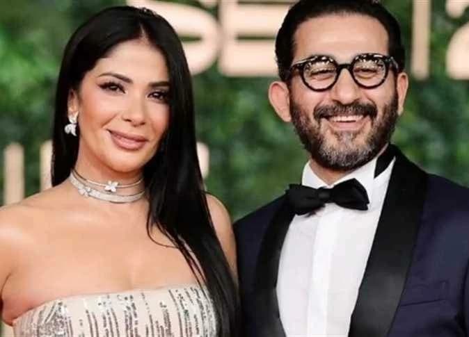 أحمد حلمي يوجه رسالة لمنى زكي بعد 24 سنة زواج