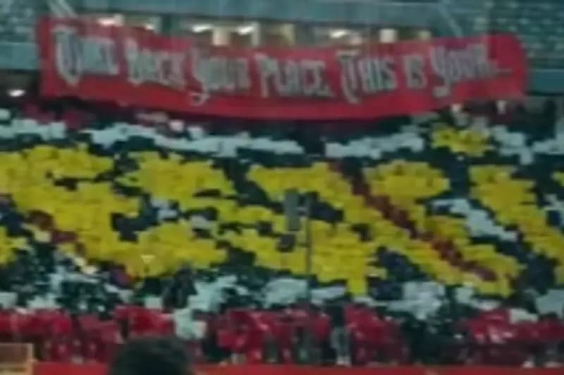Al-Ahli fans display English tifos vs Enppi