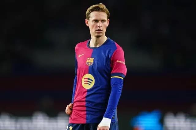 Rain delays De Jong's Barcelona workout