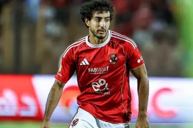 Amin Omar intervenes in Al-Ahli vs Smouha fight