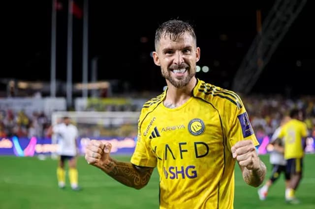 إنييجو مارتينيز يعلن قراره بشأن الاستمرار مع نادي النصر السعودي