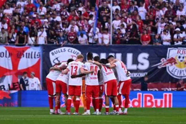 من لاعب إلى مزارع بعد وفاة مدمرة