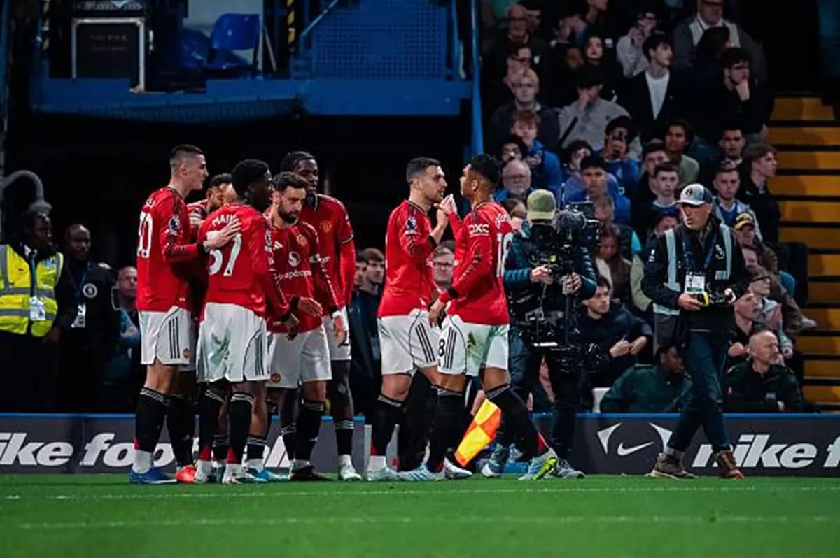 مانشستر يونايتد يبدأ بمبيومو وكونيا أمام هال
