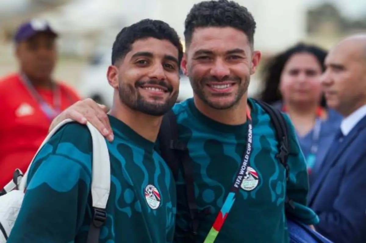 علم فلسطين ورش المياه وحشود ضخمة.. أجواء استقبال منتخب مصر في غزة