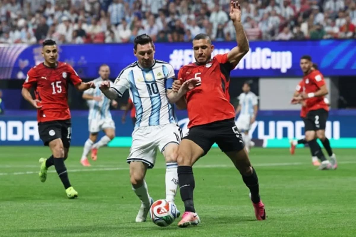 موعد إذاعة مباراة مصر وأنجولا في تصفيات أفريقيا