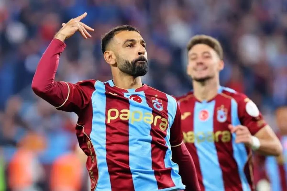 Salah's hat-trick helps Trabzonspor beat Galatasaray