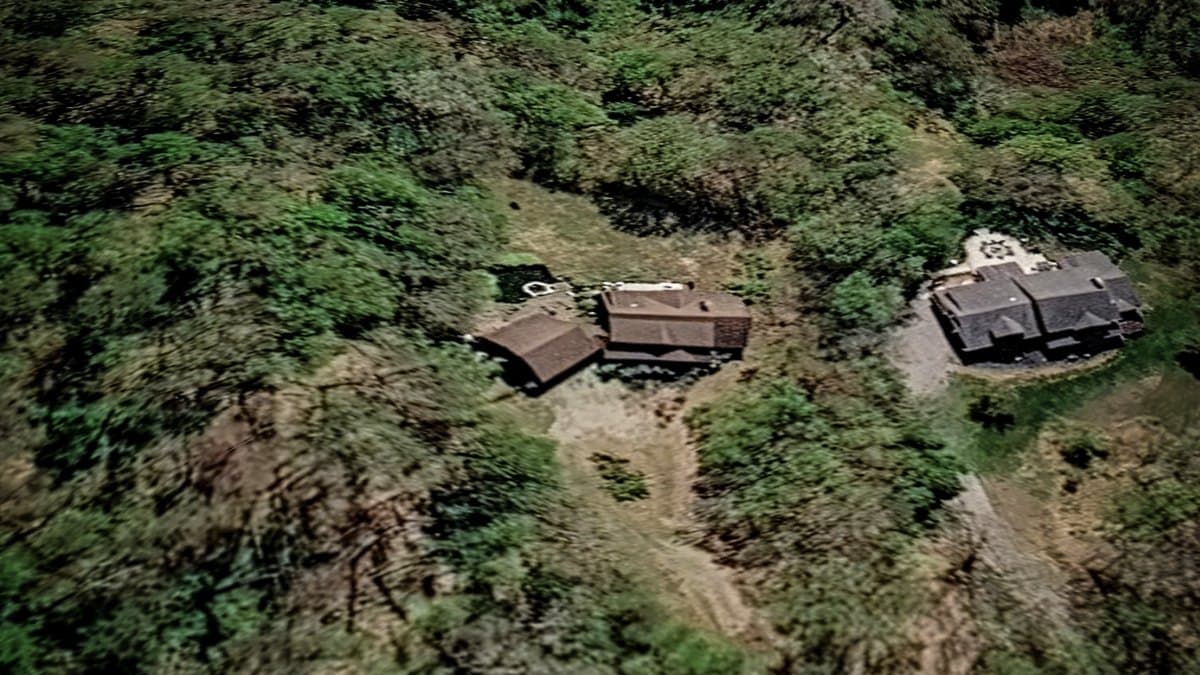 Connecticut Buyer Discovers 3 DeadBodies